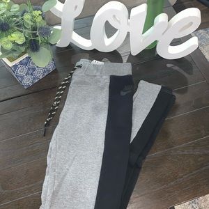 Nike black & gray leggings 👽